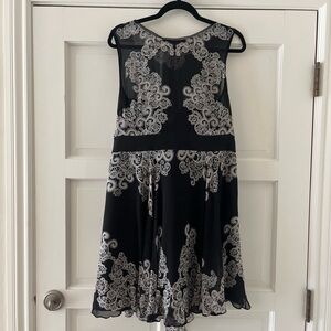 Karen Millen Black & White Floral Dress - UK 14 / US 10